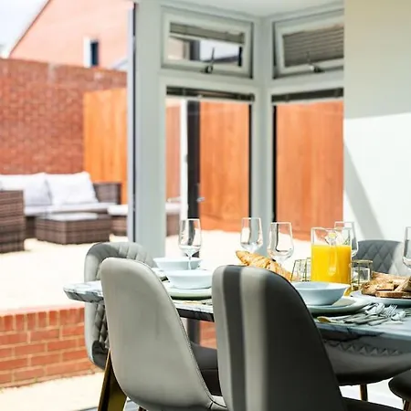 Nyaraló Designed For Contractors And Families *