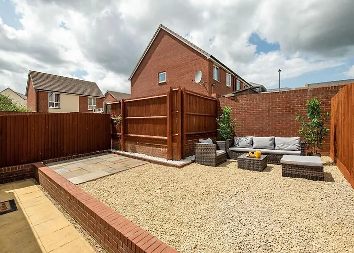 Nyaraló Designed For Contractors And Families Bristol