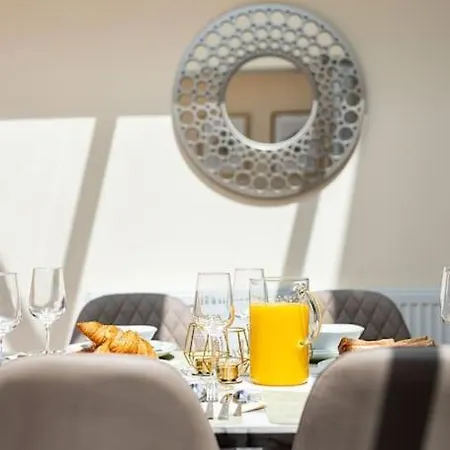 Designed For Contractors And Families Ferienhaus *