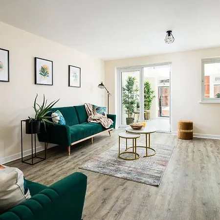Holiday home Designed For Contractors And Families Bristol