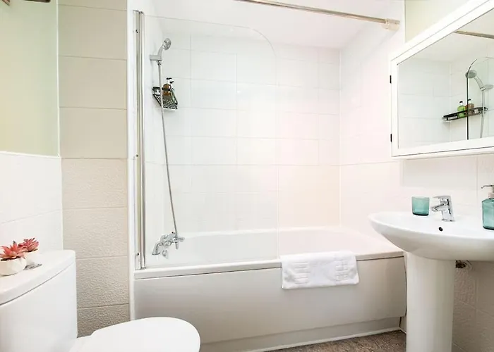 Designed For Contractors And Families Casa de Férias Bristol