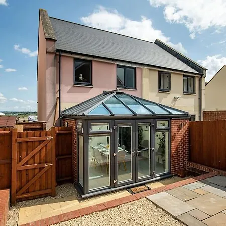 Designed For Contractors And Families Holiday home *